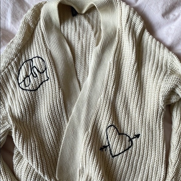 Chunky knit open cardigan with Hearts - Picture 4 of 11